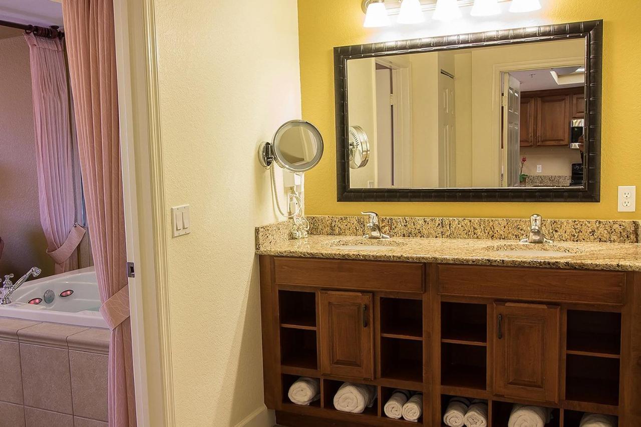 Stunning Condo Near Universal Studios Williamsburg Esterno foto