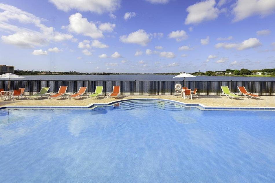Stunning Condo Near Universal Studios Williamsburg Esterno foto