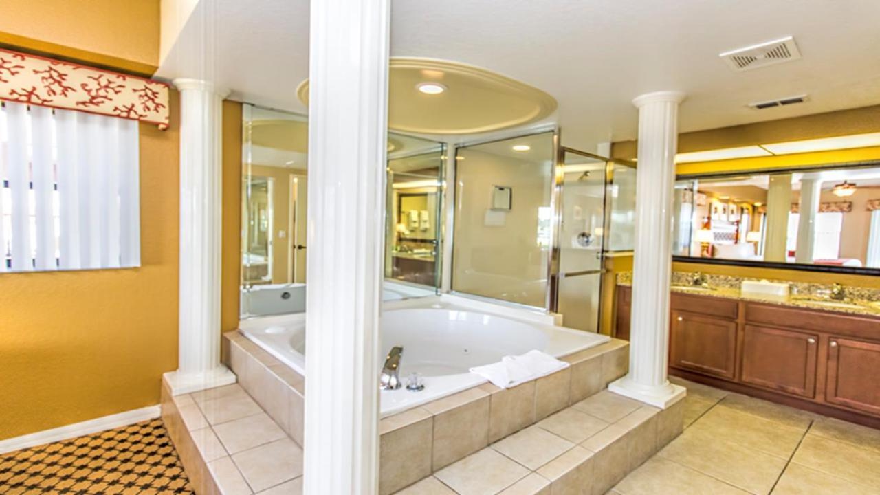 Stunning Condo Near Universal Studios Williamsburg Esterno foto